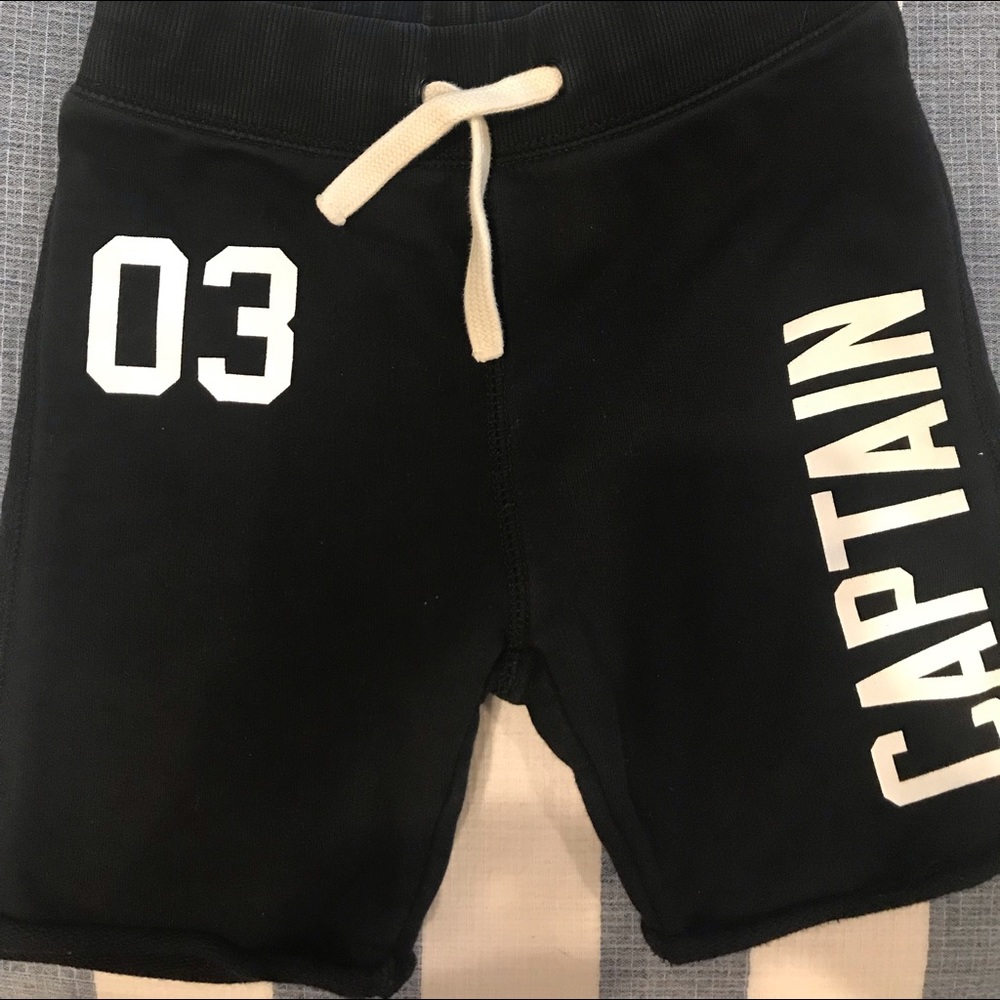 GAP BOYS SHORT 3-4